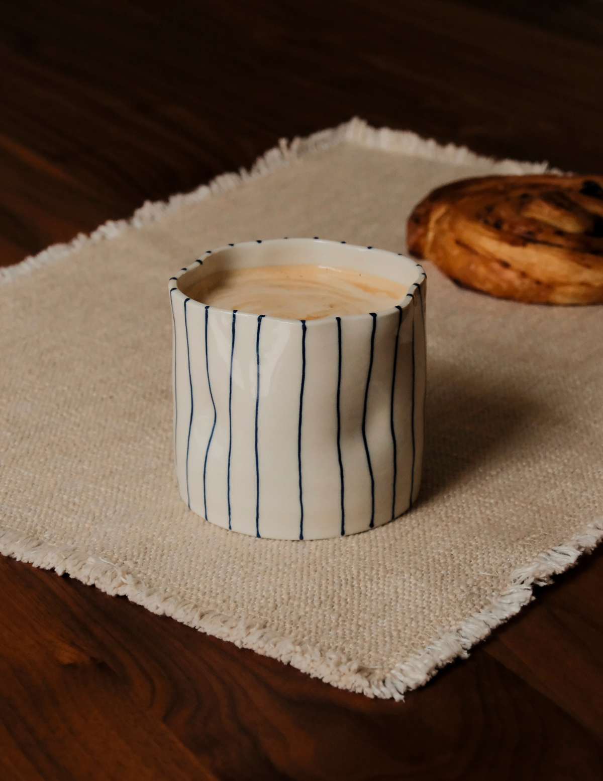 Coffee mug – Fine lines