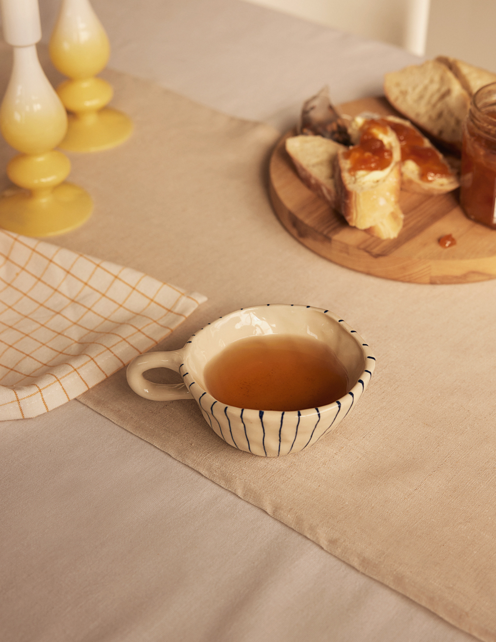 Tasse à café façonnée - Lignes fines