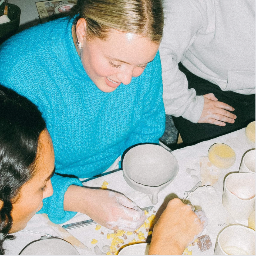 Cours de poterie privé en groupe au studio